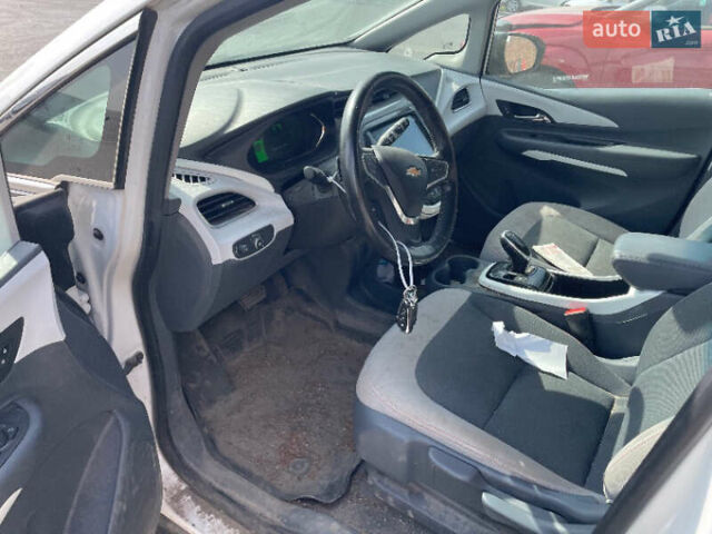 Белый Шевроле Bolt EV, объемом двигателя 0 л и пробегом 182 тыс. км за 11200 $, фото 24 на Automoto.ua