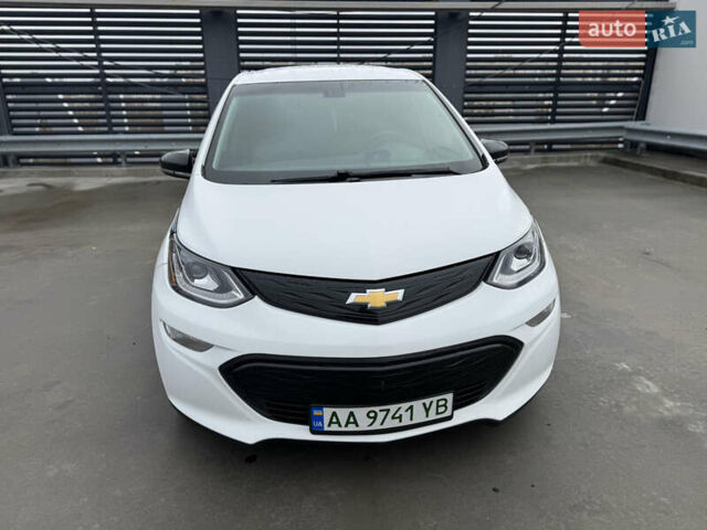 Белый Шевроле Bolt EV, объемом двигателя 0 л и пробегом 58 тыс. км за 16499 $, фото 22 на Automoto.ua