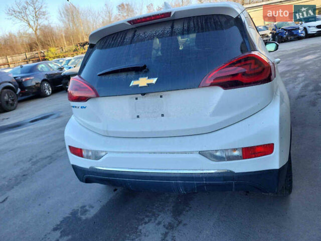 Белый Шевроле Bolt EV, объемом двигателя 0 л и пробегом 60 тыс. км за 11600 $, фото 2 на Automoto.ua