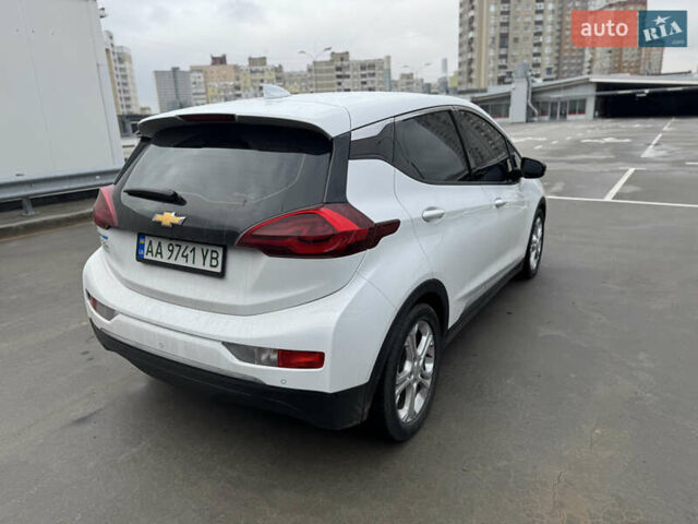 Белый Шевроле Bolt EV, объемом двигателя 0 л и пробегом 58 тыс. км за 16499 $, фото 13 на Automoto.ua