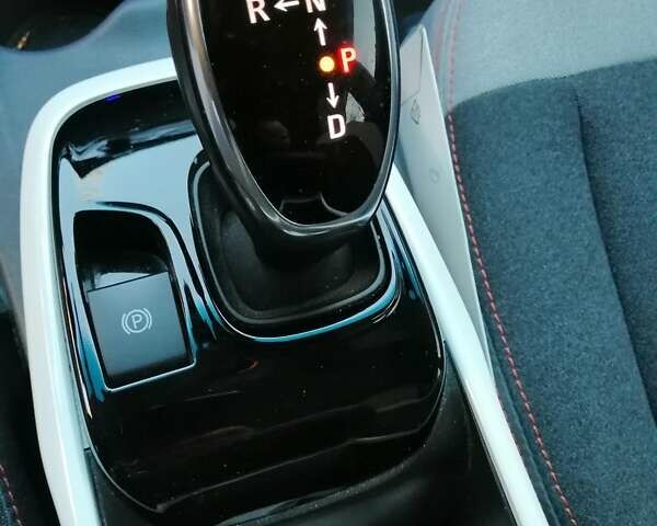 Белый Шевроле Bolt EV, объемом двигателя 0 л и пробегом 29 тыс. км за 17900 $, фото 7 на Automoto.ua