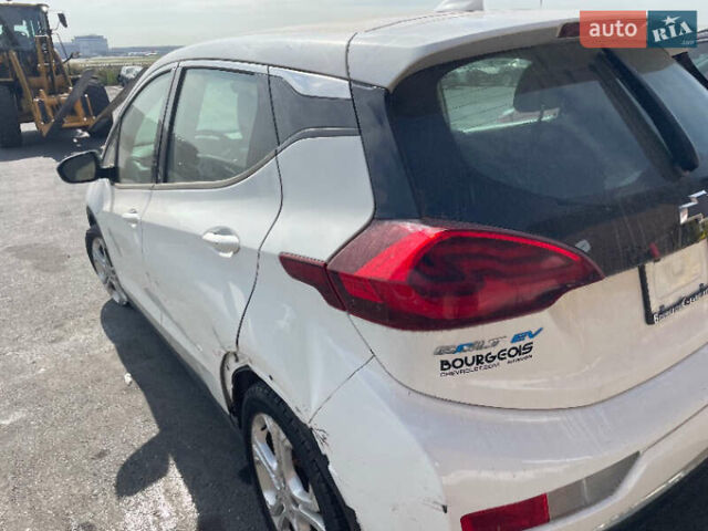 Белый Шевроле Bolt EV, объемом двигателя 0 л и пробегом 182 тыс. км за 11200 $, фото 14 на Automoto.ua