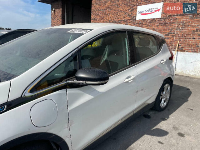 Белый Шевроле Bolt EV, объемом двигателя 0 л и пробегом 182 тыс. км за 11200 $, фото 15 на Automoto.ua