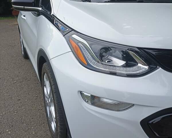 Белый Шевроле Bolt EV, объемом двигателя 0 л и пробегом 45 тыс. км за 16500 $, фото 16 на Automoto.ua