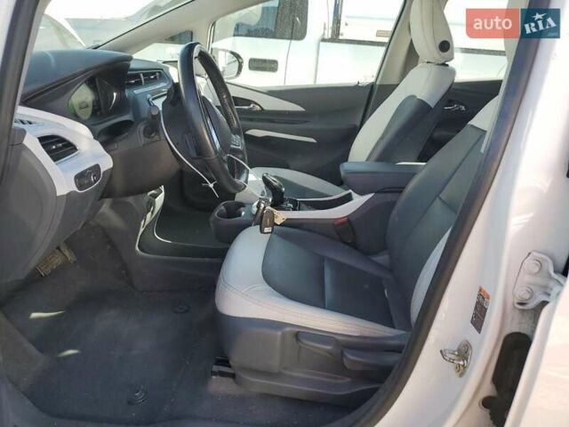 Белый Шевроле Bolt EV, объемом двигателя 0 л и пробегом 75 тыс. км за 3700 $, фото 6 на Automoto.ua