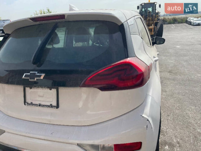 Белый Шевроле Bolt EV, объемом двигателя 0 л и пробегом 182 тыс. км за 11200 $, фото 11 на Automoto.ua