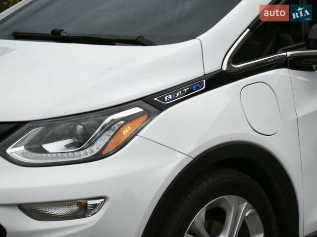 Белый Шевроле Bolt EV, объемом двигателя 0 л и пробегом 124 тыс. км за 14500 $, фото 9 на Automoto.ua