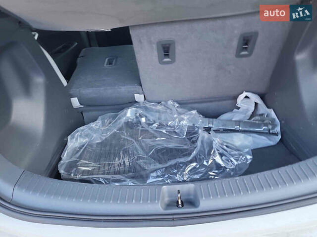 Белый Шевроле Bolt EV, объемом двигателя 0 л и пробегом 60 тыс. км за 11600 $, фото 8 на Automoto.ua