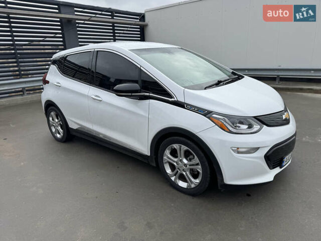 Белый Шевроле Bolt EV, объемом двигателя 0 л и пробегом 58 тыс. км за 16499 $, фото 19 на Automoto.ua