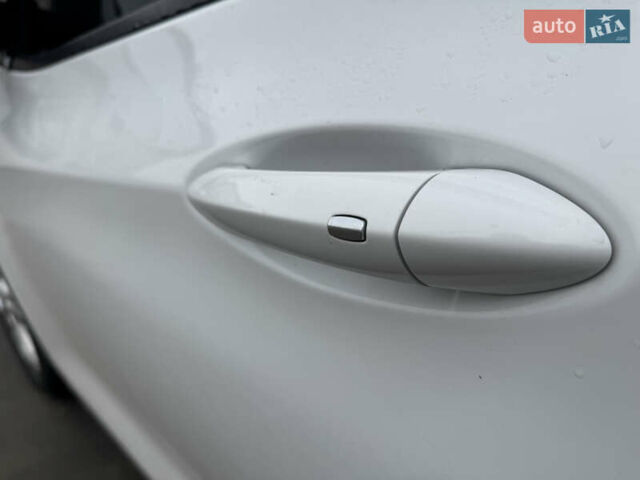 Белый Шевроле Bolt EV, объемом двигателя 0 л и пробегом 58 тыс. км за 16499 $, фото 25 на Automoto.ua