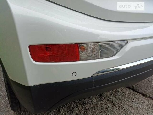 Белый Шевроле Bolt EV, объемом двигателя 0 л и пробегом 45 тыс. км за 16500 $, фото 17 на Automoto.ua