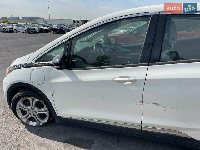 Белый Шевроле Bolt EV, объемом двигателя 0 л и пробегом 182 тыс. км за 11200 $, фото 17 на Automoto.ua
