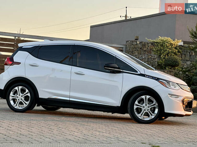 Белый Шевроле Bolt EV, объемом двигателя 0 л и пробегом 40 тыс. км за 15250 $, фото 7 на Automoto.ua