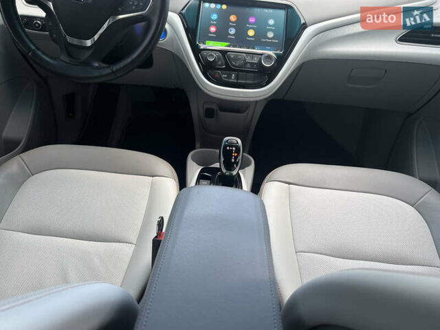 Белый Шевроле Bolt EV, объемом двигателя 0 л и пробегом 100 тыс. км за 20300 $, фото 9 на Automoto.ua