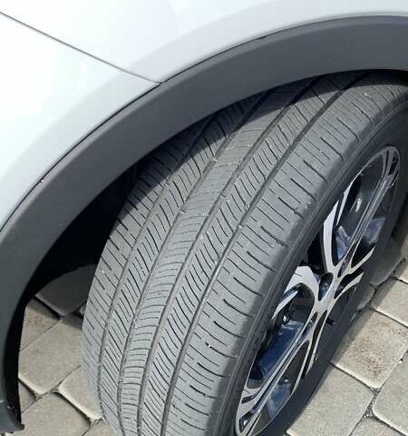 Белый Шевроле Bolt EV, объемом двигателя 0 л и пробегом 50 тыс. км за 24200 $, фото 13 на Automoto.ua