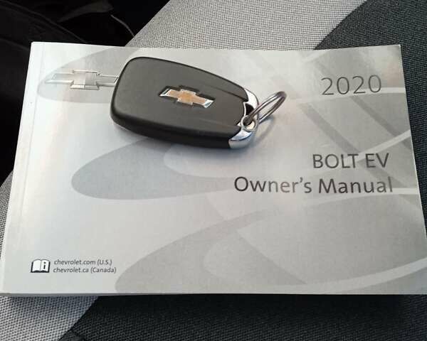 Белый Шевроле Bolt EV, объемом двигателя 0 л и пробегом 41 тыс. км за 16600 $, фото 1 на Automoto.ua