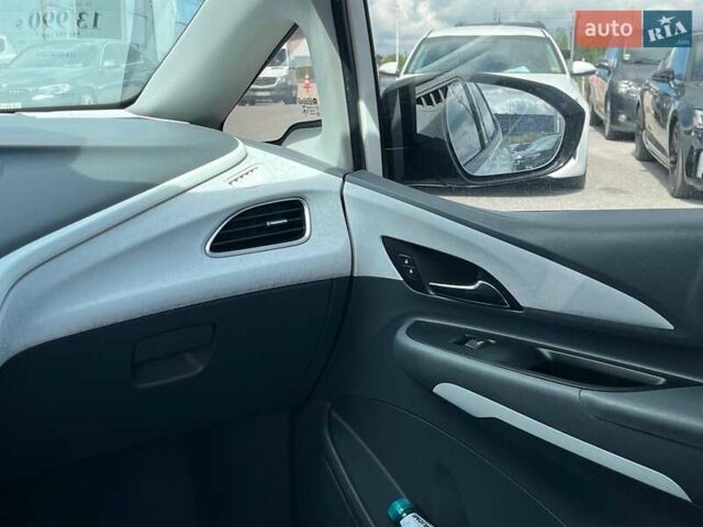 Белый Шевроле Bolt EV, объемом двигателя 0 л и пробегом 132 тыс. км за 12800 $, фото 27 на Automoto.ua