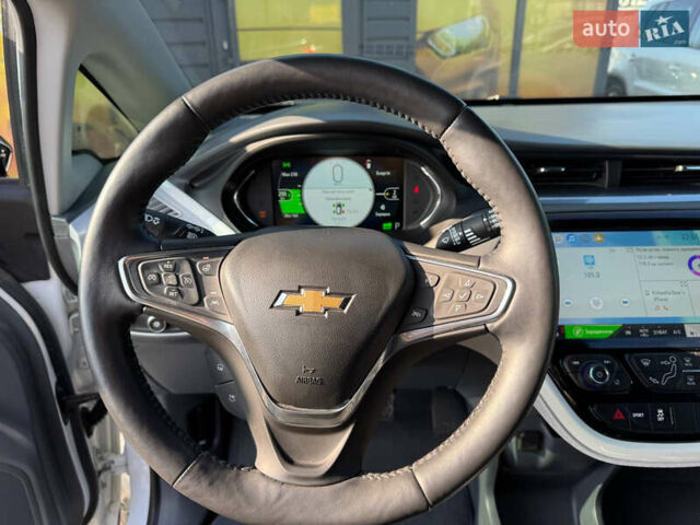 Белый Шевроле Bolt EV, объемом двигателя 0 л и пробегом 39 тыс. км за 16500 $, фото 67 на Automoto.ua