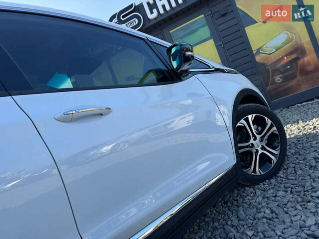 Белый Шевроле Bolt EV, объемом двигателя 0 л и пробегом 39 тыс. км за 16500 $, фото 34 на Automoto.ua