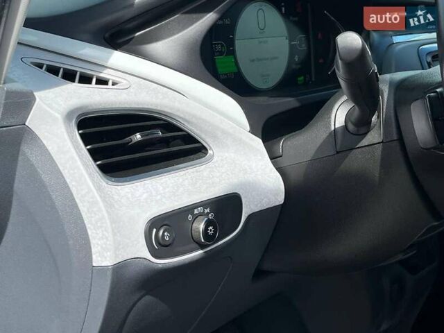 Белый Шевроле Bolt EV, объемом двигателя 0 л и пробегом 132 тыс. км за 12800 $, фото 16 на Automoto.ua