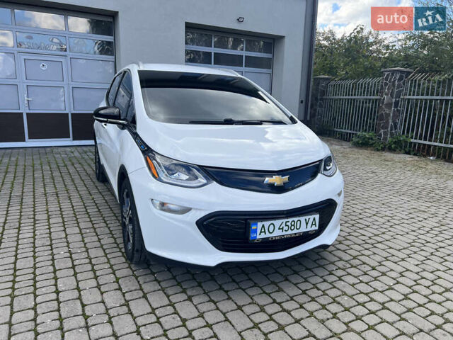 Белый Шевроле Bolt EV, объемом двигателя 0 л и пробегом 100 тыс. км за 20300 $, фото 25 на Automoto.ua