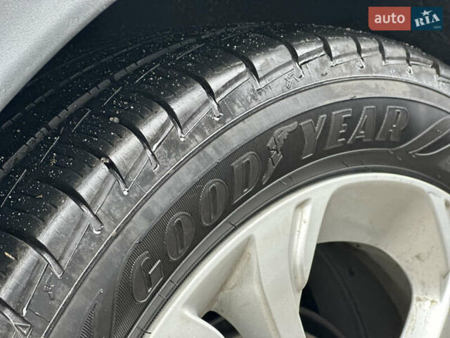 Белый Шевроле Bolt EV, объемом двигателя 0 л и пробегом 116 тыс. км за 16950 $, фото 10 на Automoto.ua