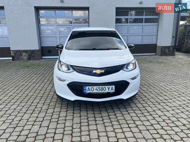 Белый Шевроле Bolt EV, объемом двигателя 0 л и пробегом 100 тыс. км за 20300 $, фото 2 на Automoto.ua