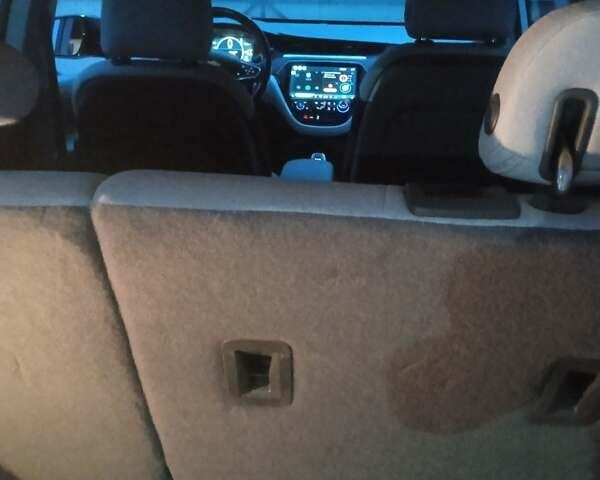 Белый Шевроле Bolt EV, объемом двигателя 0 л и пробегом 41 тыс. км за 16600 $, фото 3 на Automoto.ua