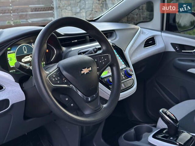 Белый Шевроле Bolt EV, объемом двигателя 0 л и пробегом 40 тыс. км за 15250 $, фото 49 на Automoto.ua