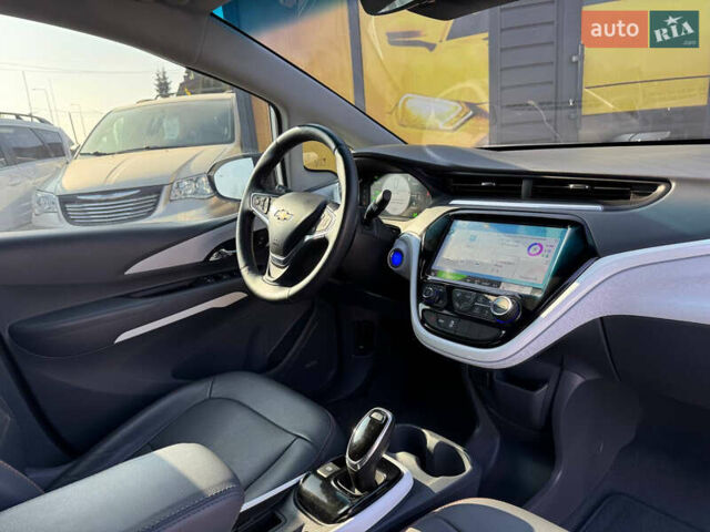 Белый Шевроле Bolt EV, объемом двигателя 0 л и пробегом 39 тыс. км за 16500 $, фото 40 на Automoto.ua