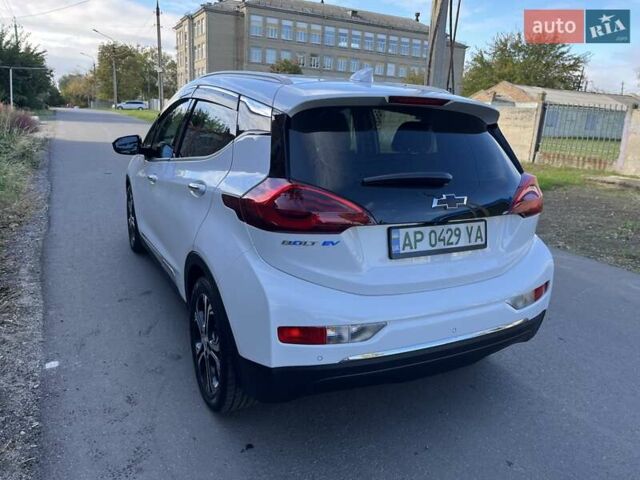Белый Шевроле Bolt EV, объемом двигателя 0 л и пробегом 57 тыс. км за 16500 $, фото 2 на Automoto.ua
