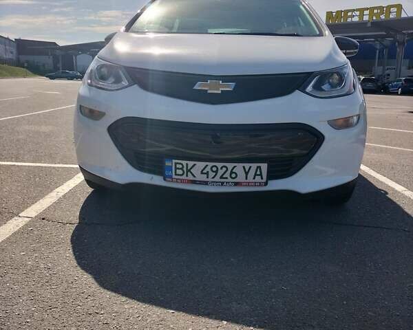 Белый Шевроле Bolt EV, объемом двигателя 0 л и пробегом 116 тыс. км за 17200 $, фото 1 на Automoto.ua