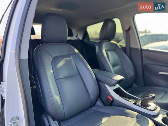 Белый Шевроле Bolt EV, объемом двигателя 0 л и пробегом 39 тыс. км за 16500 $, фото 38 на Automoto.ua