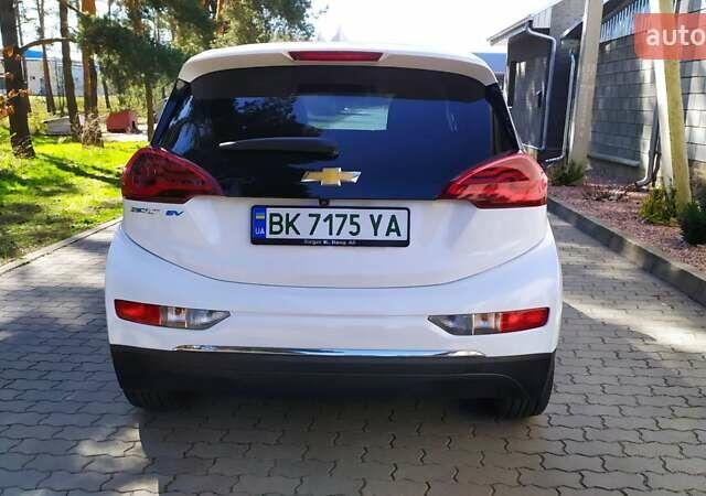 Белый Шевроле Bolt EV, объемом двигателя 0 л и пробегом 170 тыс. км за 14950 $, фото 3 на Automoto.ua