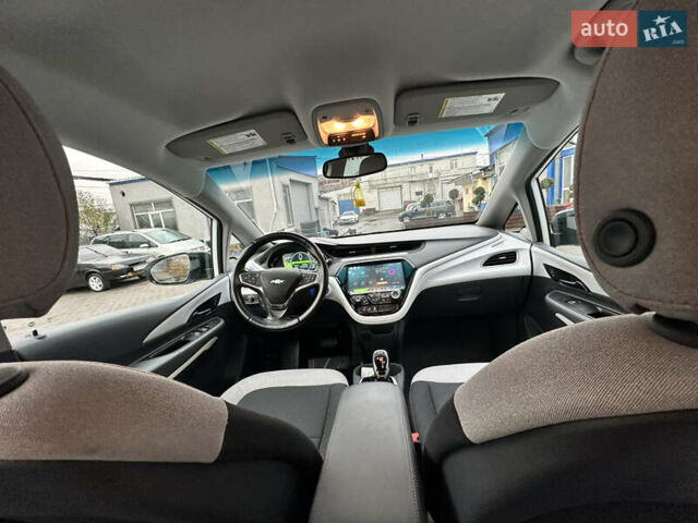 Белый Шевроле Bolt EV, объемом двигателя 0 л и пробегом 116 тыс. км за 16950 $, фото 28 на Automoto.ua