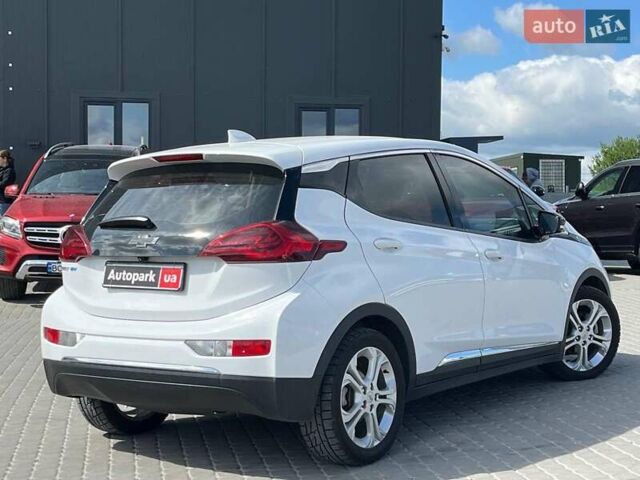 Белый Шевроле Bolt EV, объемом двигателя 0 л и пробегом 132 тыс. км за 12800 $, фото 8 на Automoto.ua