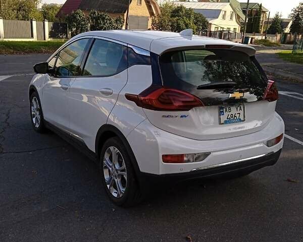 Белый Шевроле Bolt EV, объемом двигателя 0 л и пробегом 41 тыс. км за 16600 $, фото 12 на Automoto.ua