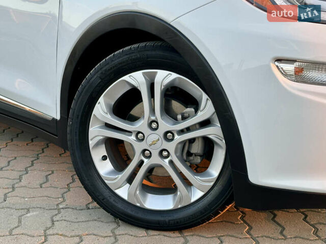 Белый Шевроле Bolt EV, объемом двигателя 0 л и пробегом 40 тыс. км за 15250 $, фото 13 на Automoto.ua