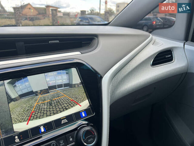 Белый Шевроле Bolt EV, объемом двигателя 0 л и пробегом 100 тыс. км за 20300 $, фото 33 на Automoto.ua