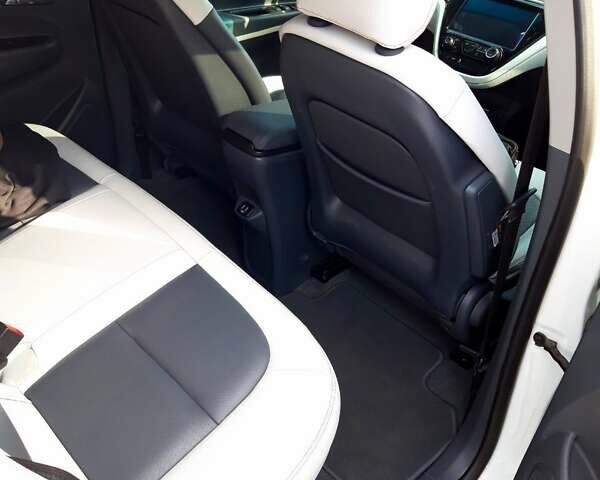 Білий Шевроле Bolt EV, об'ємом двигуна 0 л та пробігом 28 тис. км за 18800 $, фото 36 на Automoto.ua