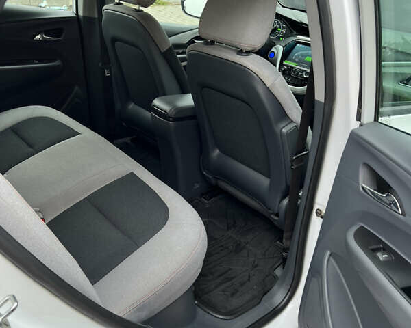 Білий Шевроле Bolt EV, об'ємом двигуна 0 л та пробігом 78 тис. км за 15500 $, фото 16 на Automoto.ua