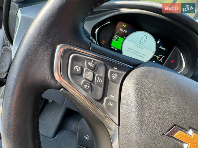 Белый Шевроле Bolt EV, объемом двигателя 0 л и пробегом 39 тыс. км за 16500 $, фото 68 на Automoto.ua