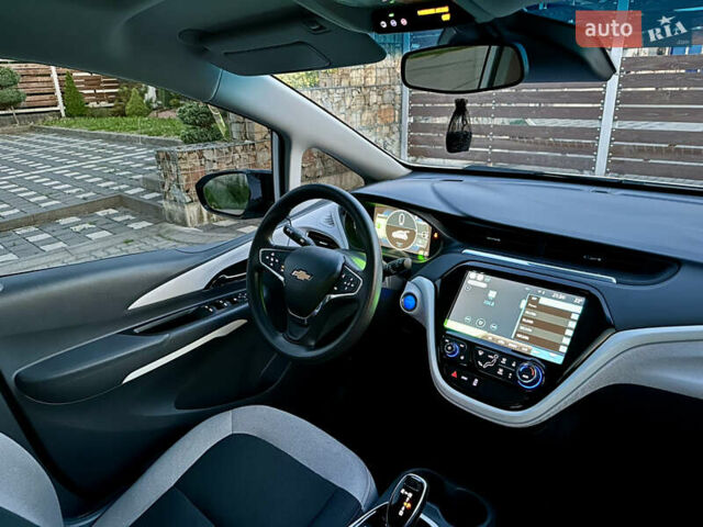 Белый Шевроле Bolt EV, объемом двигателя 0 л и пробегом 40 тыс. км за 15250 $, фото 75 на Automoto.ua