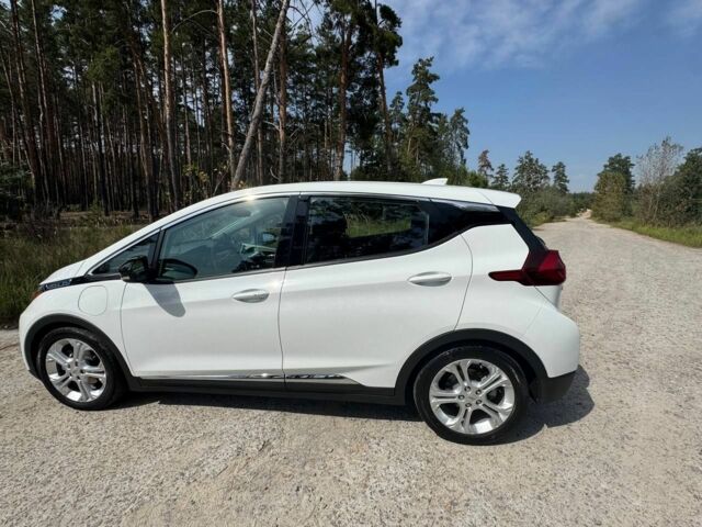 Белый Шевроле Bolt EV, объемом двигателя 0 л и пробегом 89 тыс. км за 22000 $, фото 4 на Automoto.ua
