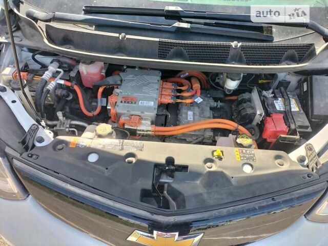 Белый Шевроле Bolt EV, объемом двигателя 0 л и пробегом 116 тыс. км за 17200 $, фото 11 на Automoto.ua