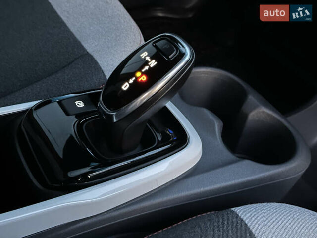 Белый Шевроле Bolt EV, объемом двигателя 0 л и пробегом 40 тыс. км за 15250 $, фото 88 на Automoto.ua