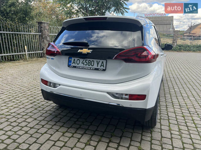 Белый Шевроле Bolt EV, объемом двигателя 0 л и пробегом 100 тыс. км за 20300 $, фото 19 на Automoto.ua