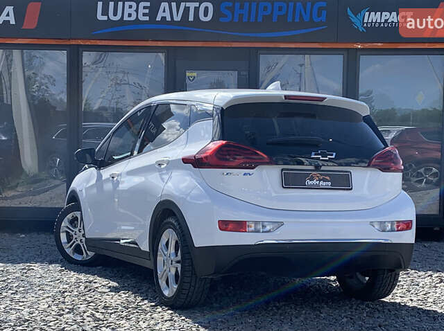 Белый Шевроле Bolt EV, объемом двигателя 0 л и пробегом 131 тыс. км за 13200 $, фото 4 на Automoto.ua