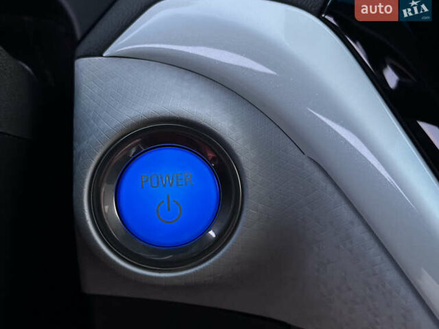 Белый Шевроле Bolt EV, объемом двигателя 0 л и пробегом 40 тыс. км за 15250 $, фото 53 на Automoto.ua