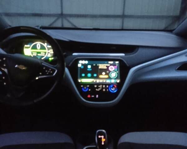 Белый Шевроле Bolt EV, объемом двигателя 0 л и пробегом 41 тыс. км за 16600 $, фото 7 на Automoto.ua